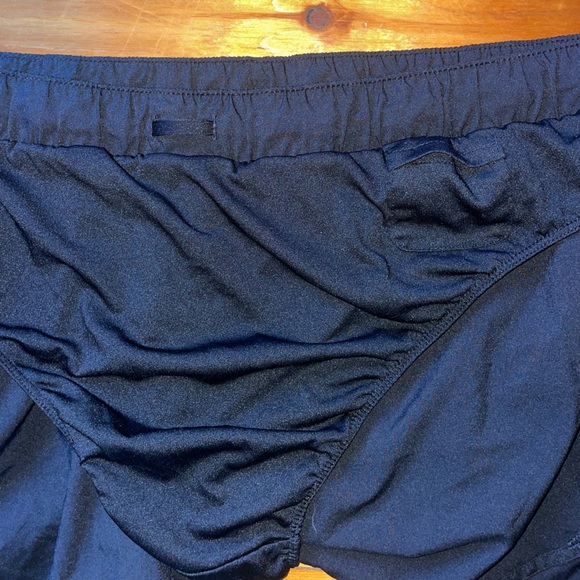 NWOT. Mid-Rise StretchTech Run Shorts for Women 3” inseam - Picture 5 of 6